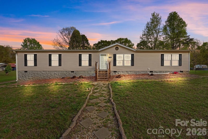 188 Low Lane, Statesville, NC - 3 beds, 2 baths, 2,128 sqft - $249,000