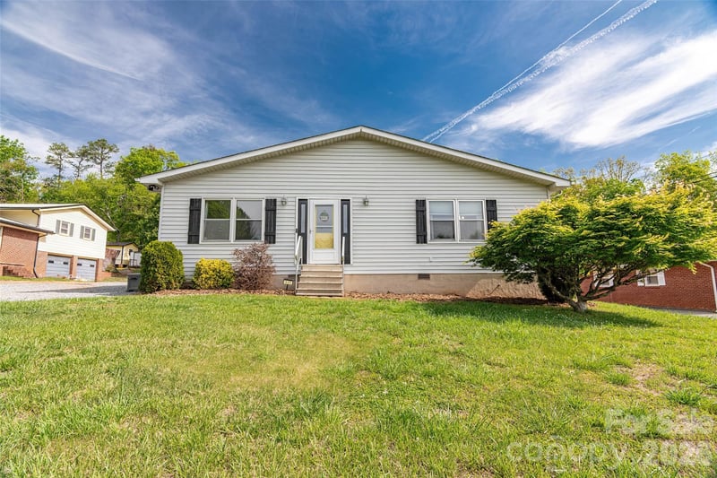 445 Old Caroleen Road, Forest City, NC - 3 beds, 2 baths, 1,640 sqft - $299,000