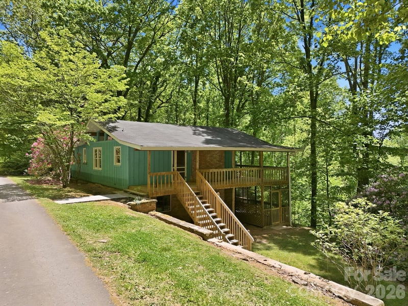 169 Sleepy Hollow Lane, Canton, NC - 2 beds, 2 baths, 1,475 sqft - $350,000