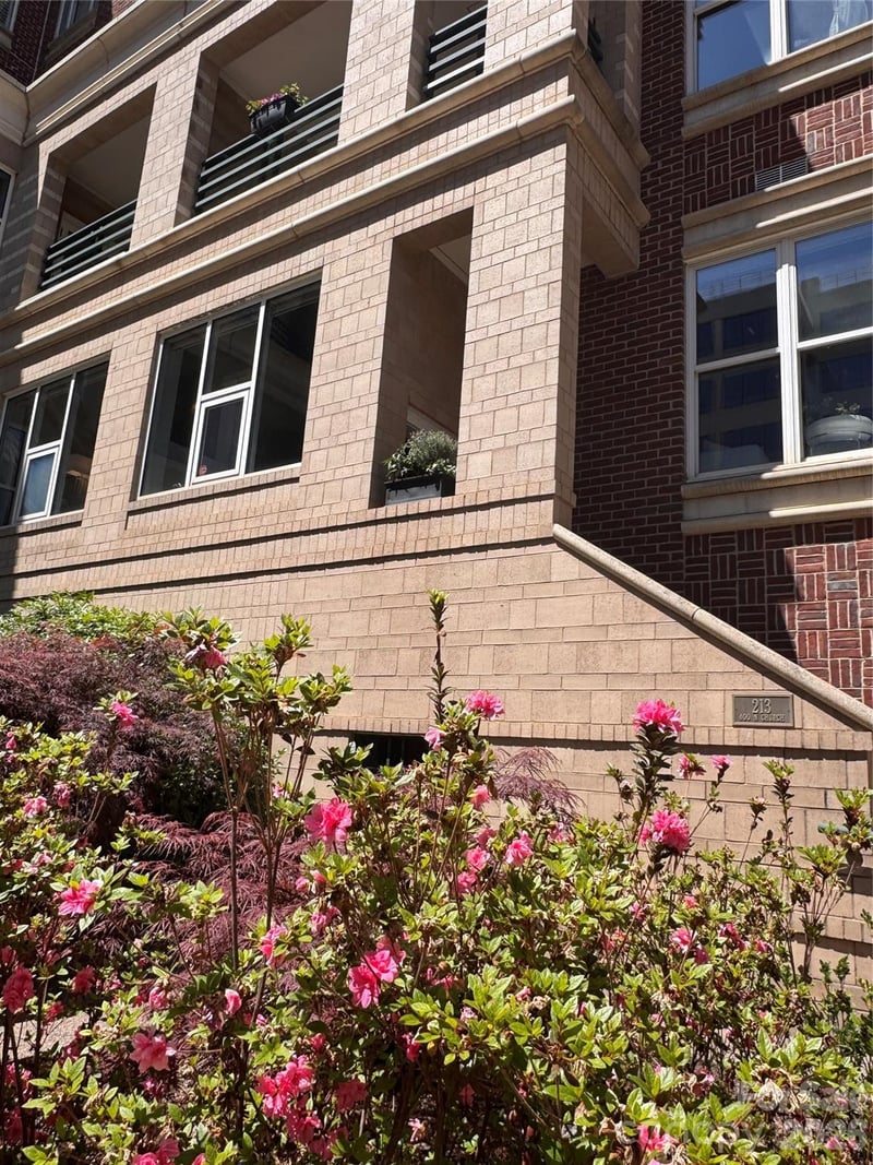 400 Church, Charlotte, NC - 3 beds, 3 baths, 2,972 sqft - $1,495,000