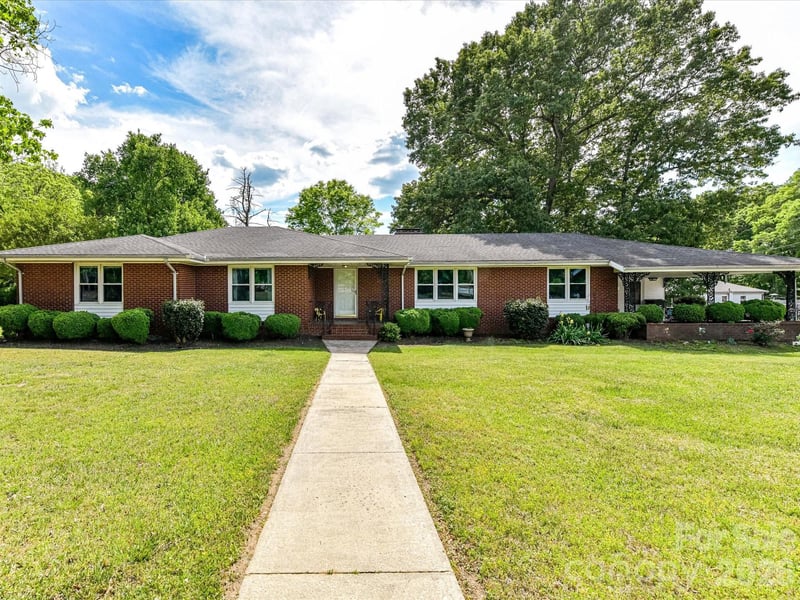 115 Charles, Spencer, NC - 4 beds, 3 baths, 2,612 sqft - $400,000