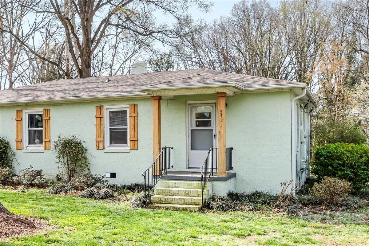 5711 Oak Drive, Charlotte, NC. property listing photo