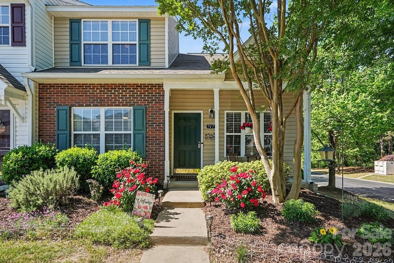 747 Rock Lake Glen, Fort Mill, SC - 3 beds, 2.5 baths, 1,320 sqft - $285,000