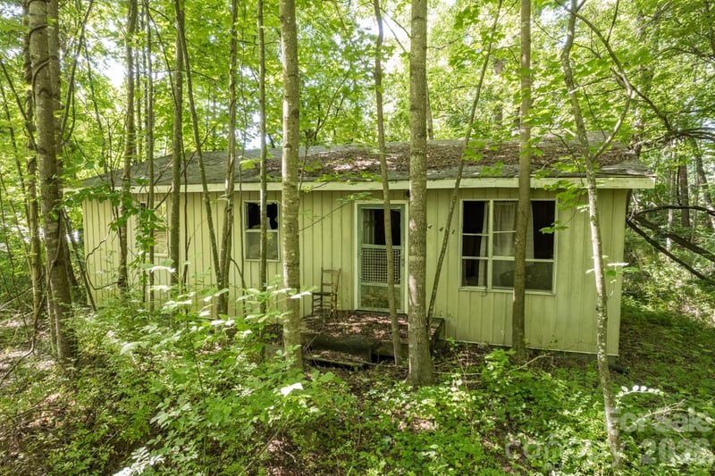 17 Chicago Avenue, Black Mountain, NC - 2 beds, 1 bath - $199,000