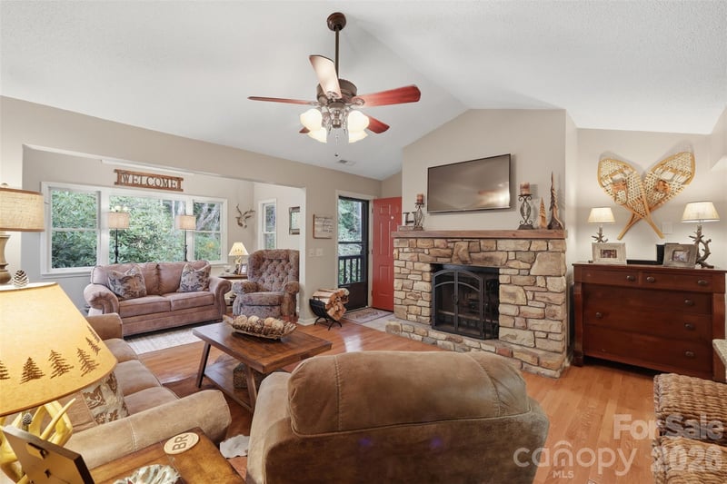 155 Glen Burney Lane C6, Blowing Rock, NC - 2 beds, 2 baths, 1,096 sqft - $479,000