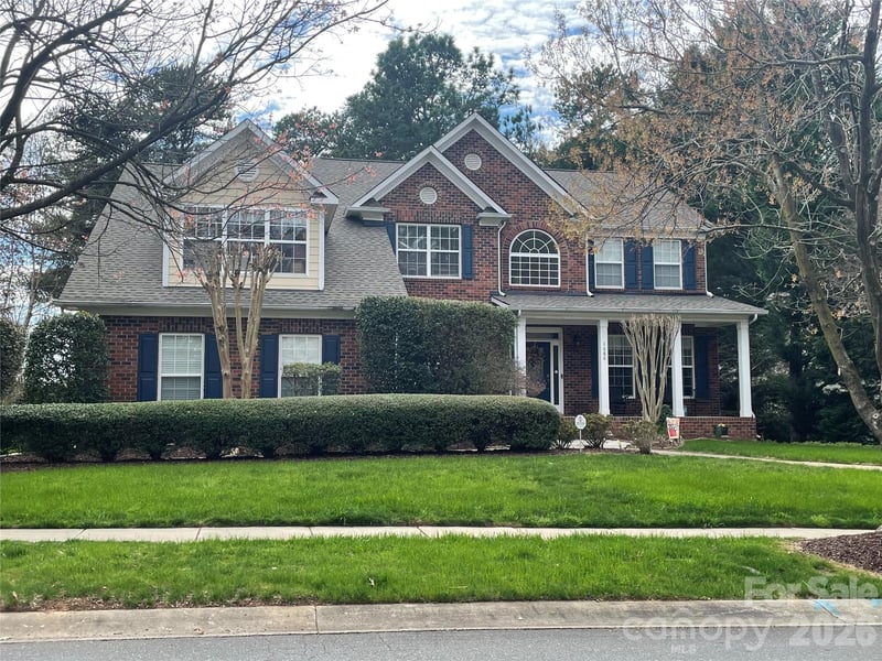 1406 Finsbury, Tega Cay, SC - 4 beds, 4 baths, 3,573 sqft - $819,000