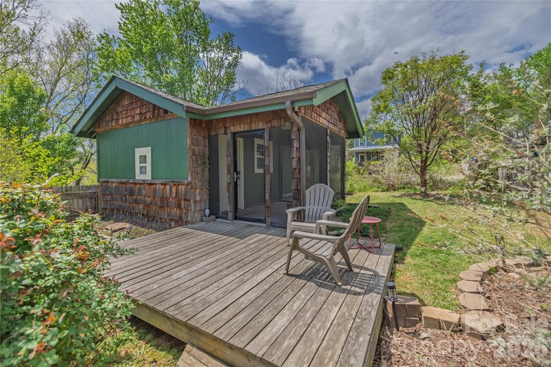 18 Hopedale, Asheville, NC - 2 beds, 1 bath, 1,242 sqft - $340,000