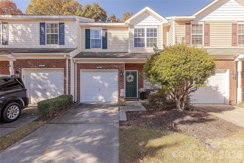 124 Clydesdale Court, Matthews, NC - 3 beds, 2.5 baths, 1,365 sqft - $279,000