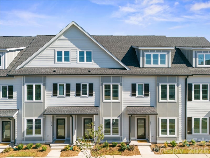 242 Freeland Lane, Charlotte, NC - 3 beds, 3.5 baths, 1,895 sqft - $549,900