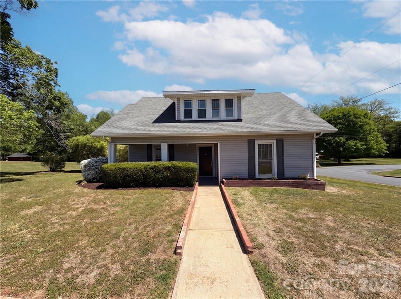 215 Ferry, New London, NC - 3 beds, 1 bath, 1,545 sqft - $248,000