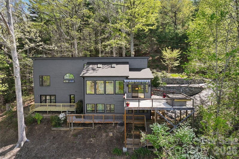 110 Crestwood Road, Asheville, NC - 3 beds, 2.5 baths, 2,791 sqft - $1,399,000