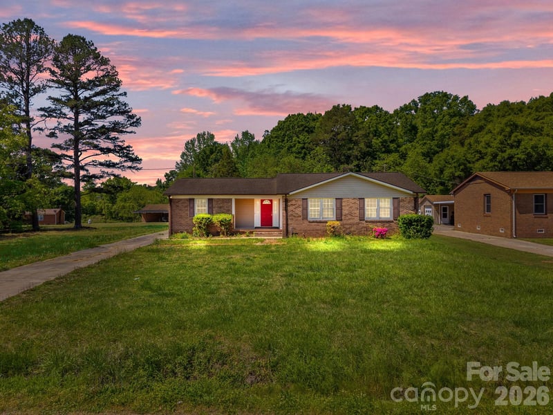 165 Hawkins Loop, Salisbury, NC - 4 beds, 2 baths, 1,444 sqft - $264,900