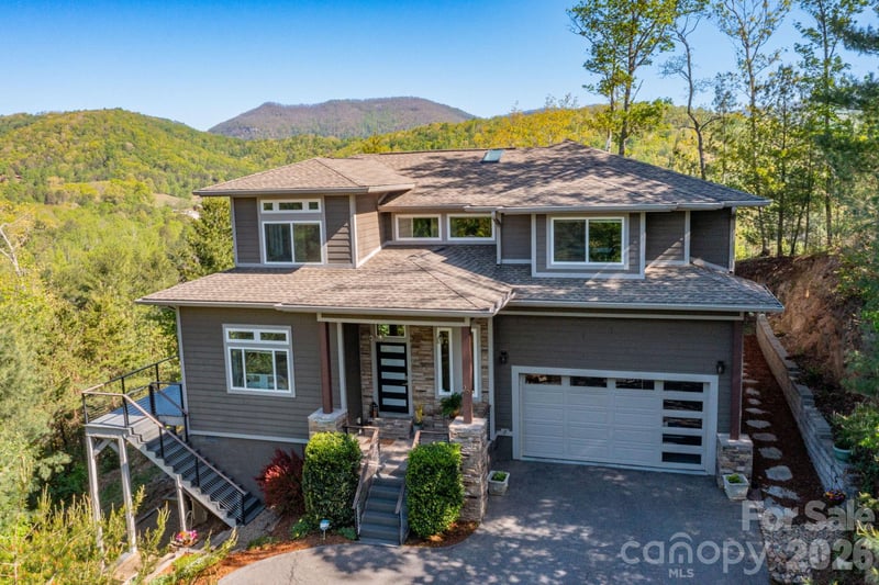 36 Spy Pointe Lane, Fletcher, NC - 3 beds, 3.5 baths, 2,951 sqft - $875,000