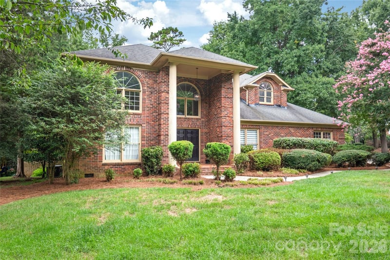 8600 Brownes Pond Lane, Charlotte, NC - 5 beds, 3.5 baths, 3,582 sqft - $950,000