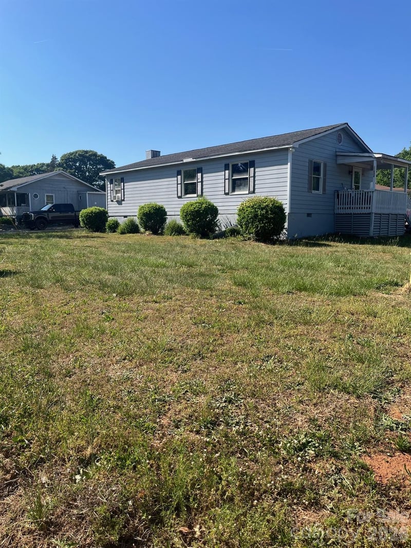 11504 Moores Chapel Road, Charlotte, NC - 2 beds, 2 baths, 1,260 sqft - $315,000