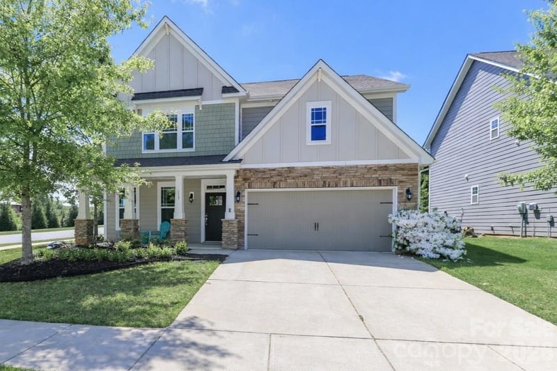 117 Tomahawk Drive, Mooresville, NC - 4 beds, 3 baths, 3,215 sqft - $510,000