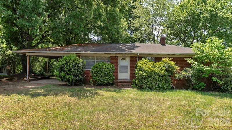 3008 Oakwood, Charlotte, NC - 3 beds, 1 bath, 1,260 sqft - $230,000