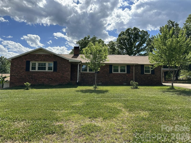 495 Grays Creek Church Road, Rutherfordton, NC - 3 beds, 2 baths, 1,550 sqft - $229,900