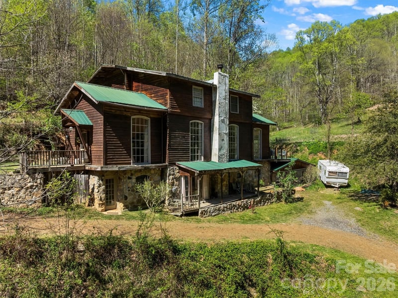 1717 Howard Moore Road, Hot Springs, NC - 6 beds, 6 baths, 3,403 sqft - $400,000
