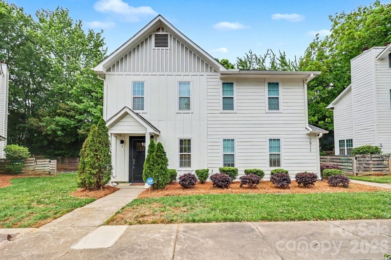 1511 Briar Creek A, Charlotte, NC - 2 beds, 3 baths, 1,004 sqft - $375,000