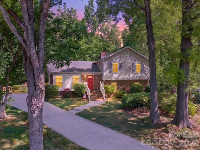 1511 Ormsby, Charlotte, NC - 4 beds, 2 baths, 1,680 sqft - $525,000