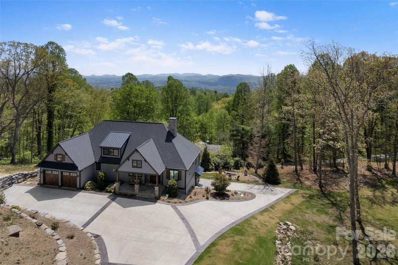 231 Tower Circle, Hendersonville, NC - 4 beds, 4.5 baths, 4,584 sqft - $2,500,000