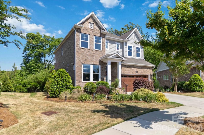 1124 Greenbridge, Matthews, NC - 3 beds, 4 baths, 2,922 sqft - $700,000