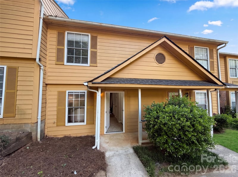 4037 Briarhill Drive, Charlotte, NC - 2 beds, 1.5 baths, 929 sqft - $159,000