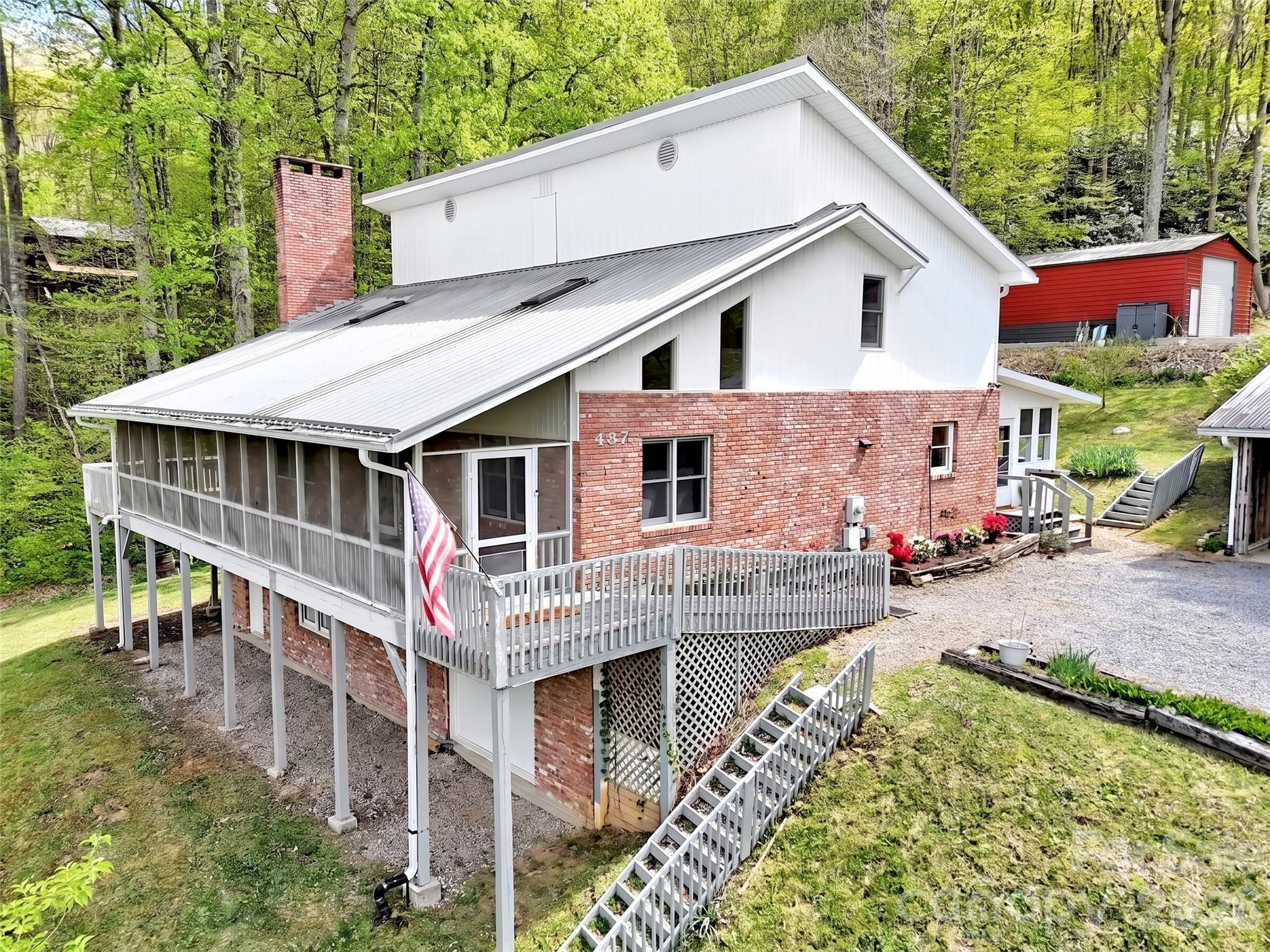 487 Julia Lane, Maggie Valley, NC. property listing photo