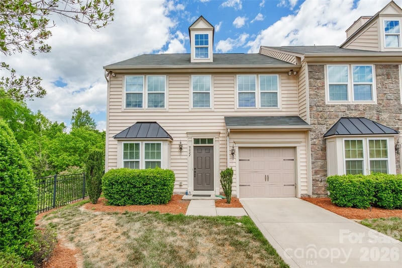 9622 Springholm Drive, Charlotte, NC - 3 beds, 2.5 baths, 1,922 sqft - $355,000