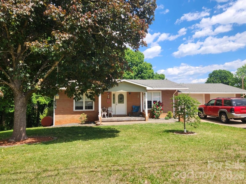 44446 Field, New London, NC - 3 beds, 2 baths, 2,304 sqft - $305,000