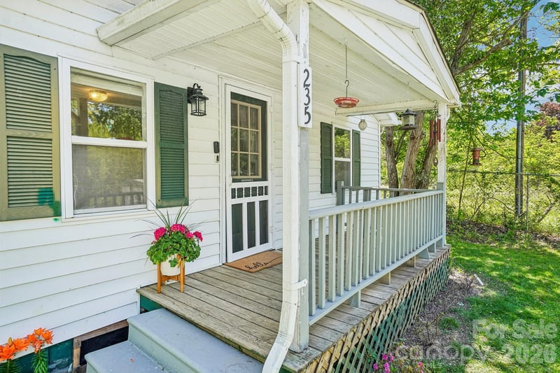 235 Gull Avenue Apt 431, East Flat Rock, NC - 2 beds, 1 bath, 824 sqft - $250,000