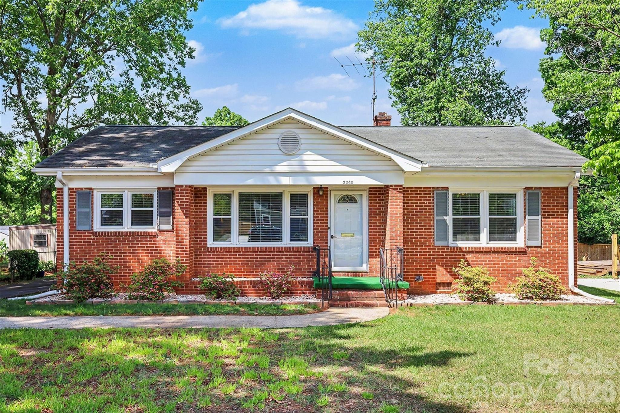 2240 Ashley, Charlotte, NC — property listing photo 1