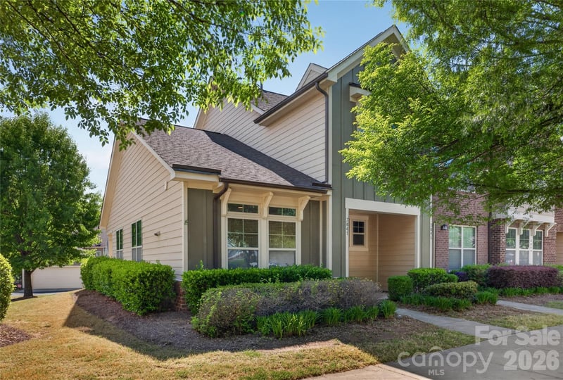 3841 Willow Green Place, Charlotte, NC - 3 beds, 2.5 baths, 1,589 sqft - $420,000
