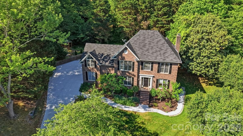 1265 Braeburn Road NW, Concord, NC - 5 beds, 3 baths, 3,125 sqft - $625,000