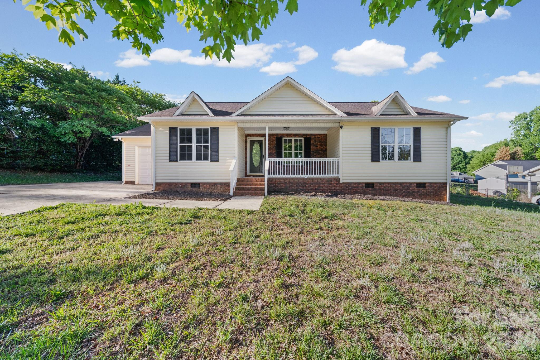 2327 Sunset, Gastonia, NC — property listing photo 1