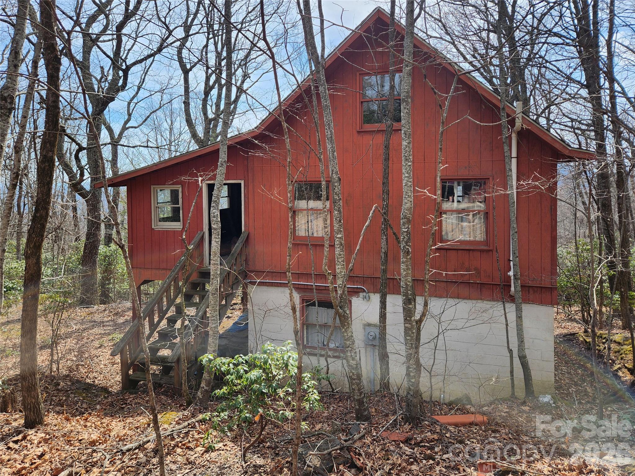 929 Pine Ridge Road, Hendersonville, NC. property listing photo