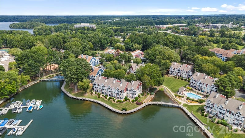 719 Southwest Drive, Davidson, NC - 2 beds, 2 baths, 1,060 sqft - $405,000