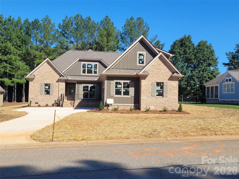 5977 Tipperary Drive, Denver, NC - 4 beds, 3 baths, 2,776 sqft - $735,000