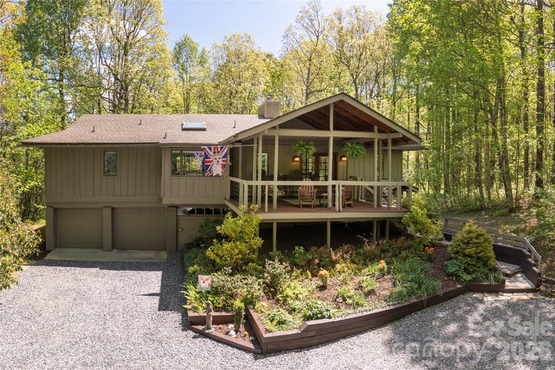 139 Panther Gap Road, Brevard, NC - 2 beds, 3 baths, 1,540 sqft - $589,000