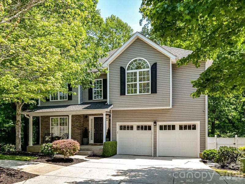 19040 Oakhurst, Cornelius, NC - 6 beds, 4 baths, 3,647 sqft - $725,000