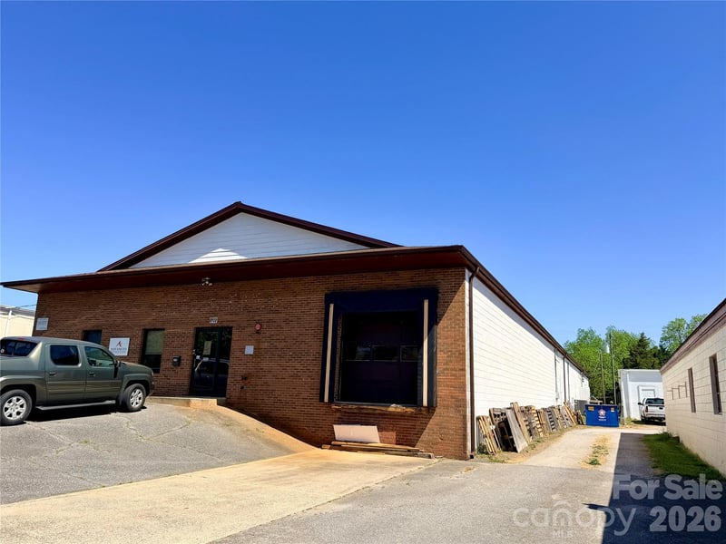 1707 10th Avenue NE, Hickory, NC -  - $759,000