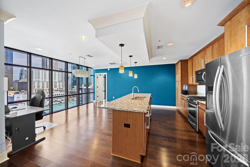 222 Caldwell 1509, Charlotte, NC - 1 bed, 2 baths, 1,098 sqft - $429,000