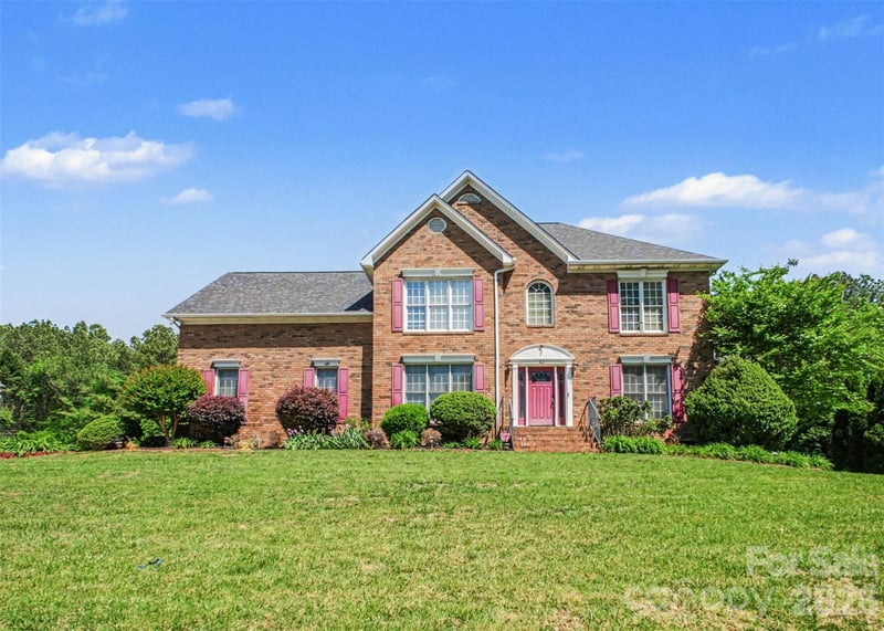 6021 Havencrest Court NW, Concord, NC - 4 beds, 2.5 baths, 3,177 sqft - $629,000