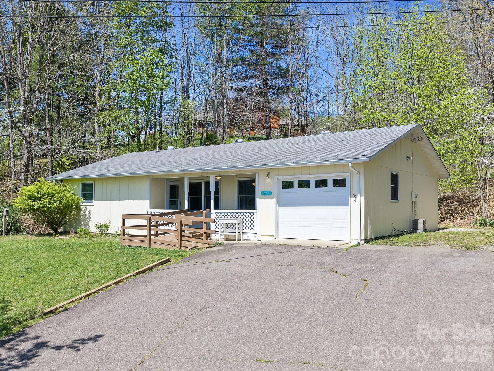 261 Shady Oak Road, Burnsville, NC. property listing photo
