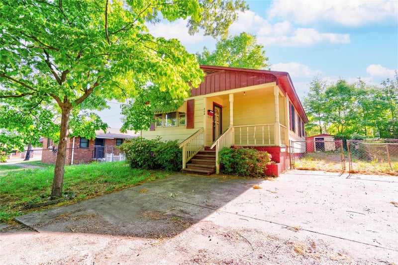 804 Tenda Place, Shelby, NC - 3 beds, 1 bath, 832 sqft - $88,900
