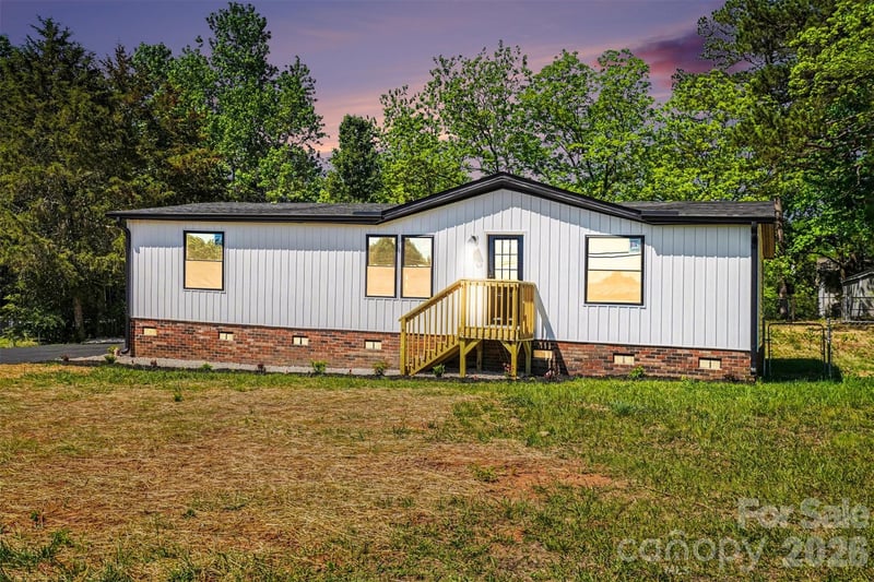 212 Upright, Landis, NC - 3 beds, 2 baths, 1,308 sqft - $279,000