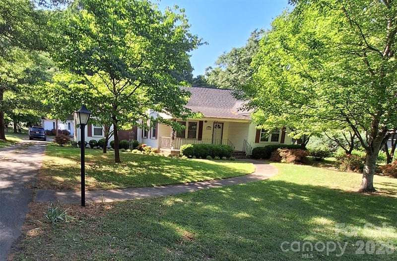 14623 Lucia Riverbend Highway, Stanley, NC - 3 beds, 2 baths, 1,376 sqft - $326,500