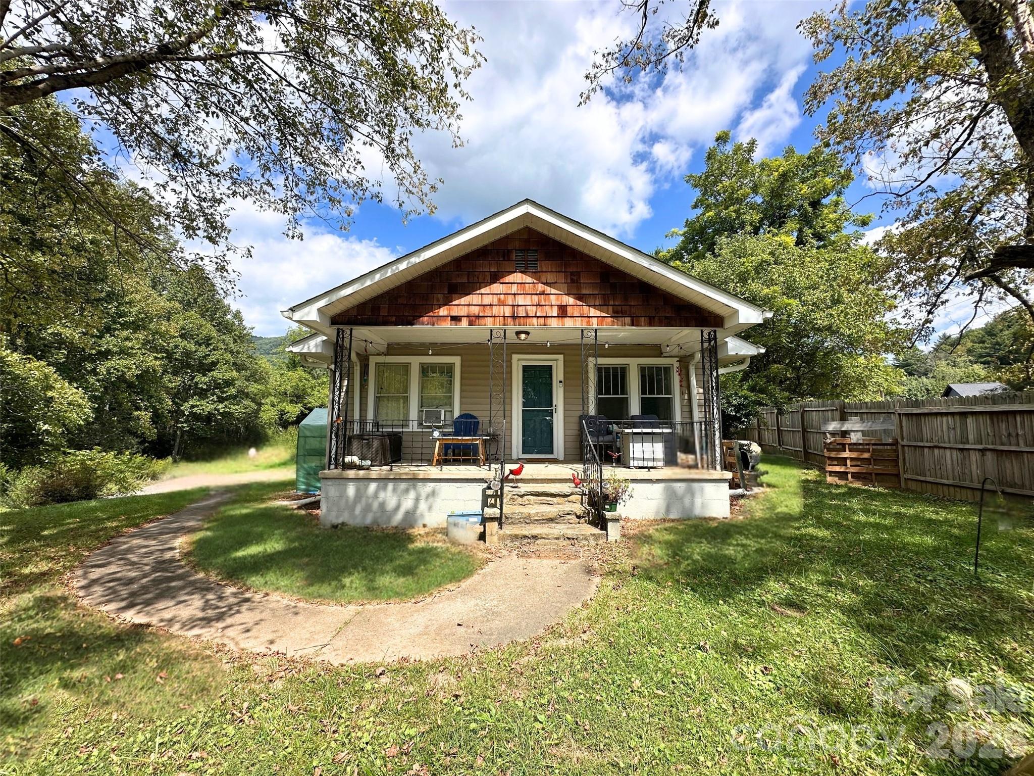 104 Old Fort Road, Fairview, NC. property listing photo