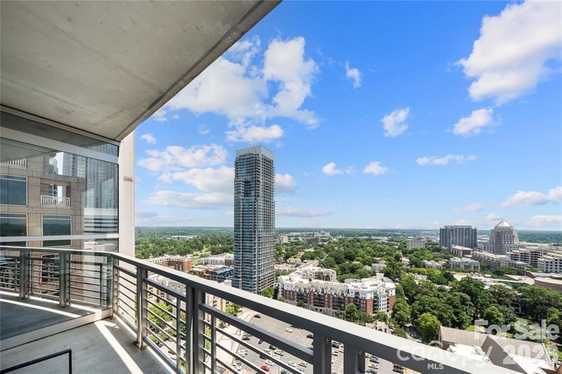 333 W Trade Street Apt 2200, Charlotte, NC - 2 beds, 2 baths, 1,326 sqft - $650,000